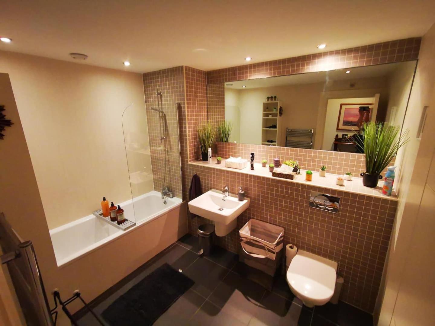בלפסט 2Br Modern Luxury Loft Apartment מראה חיצוני תמונה